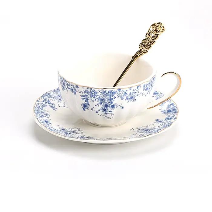 Service à thé de l'après-midi, théière à fleurs, tasse à thé en verre chauffée, tasse à café et souc