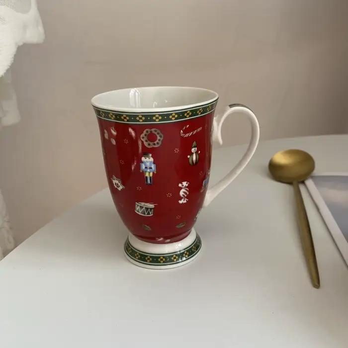 Tasse à eau haute en céramique sur le thème de Noël