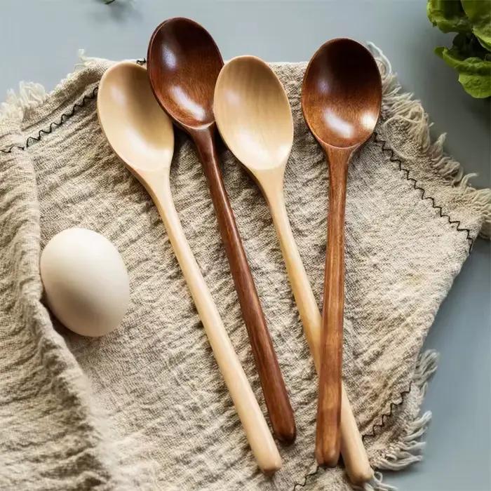 Cuillère en bois restauration outils de cuisine soupe
