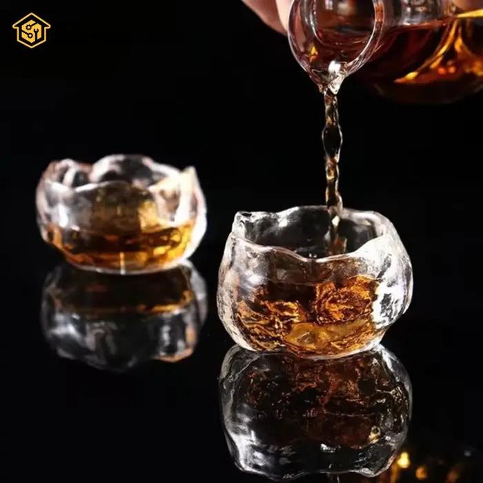 Tasse en verre transparent glacé de style japonais élégante pour accueil et occasions spéciales