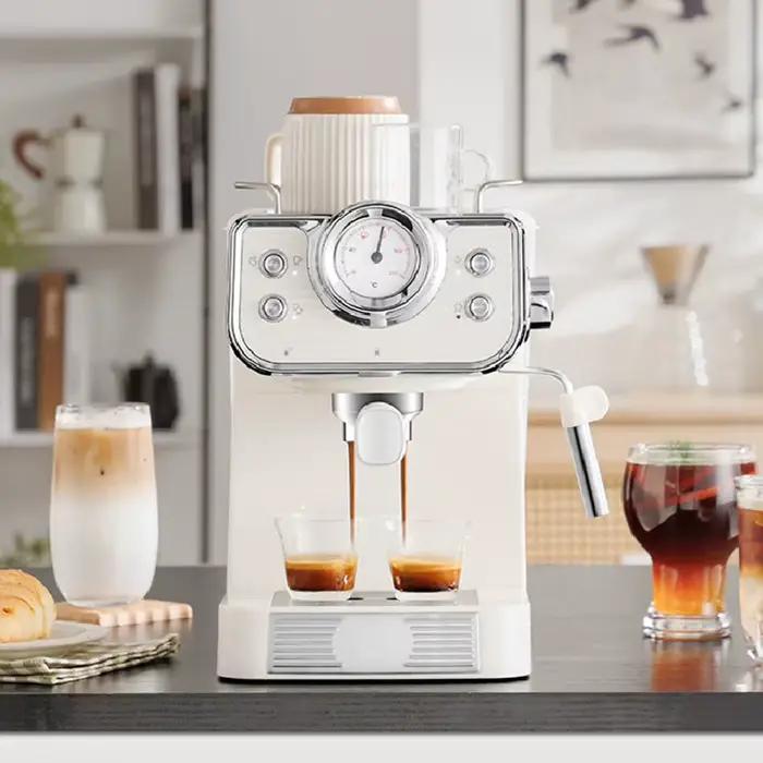 Machine à café semi-automatique italienne