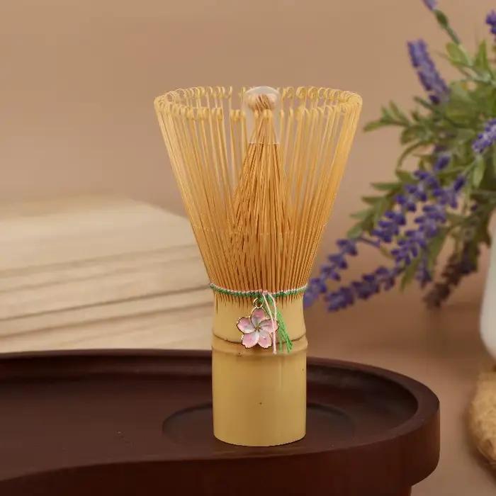 Fouet à matcha en bambou pour cérémonie japonaise