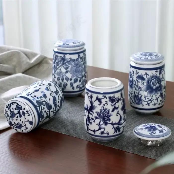 Caddie à thé en porcelaine bleue et blanche du palais chinois