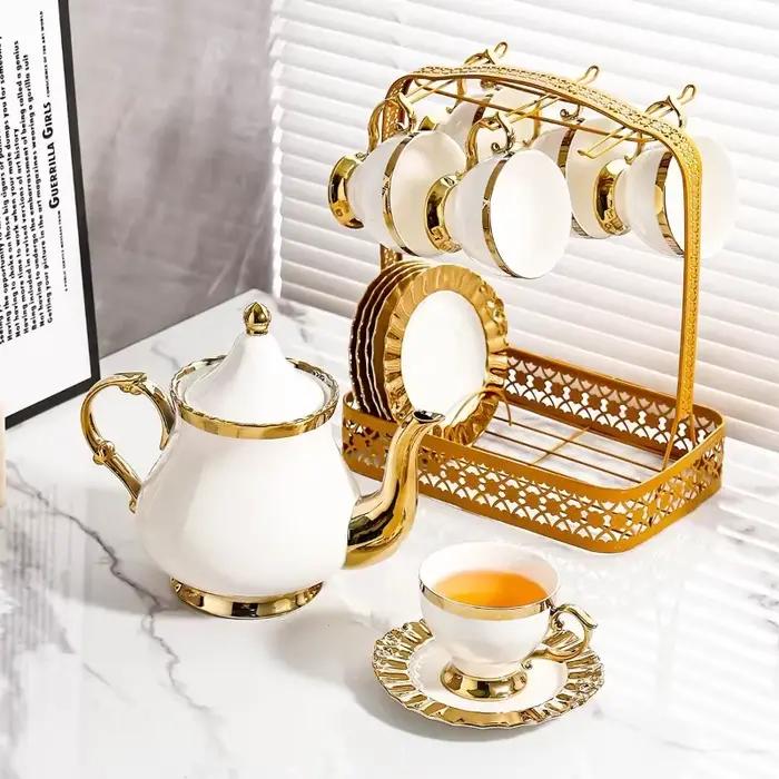 Ensemble de tasses à café en céramique doré élégantes et modernes pour la maison et le bureau occasions spéciales cadeau pour les amateurs de café style minimaliste et élégant pour usage domestique et professionnel