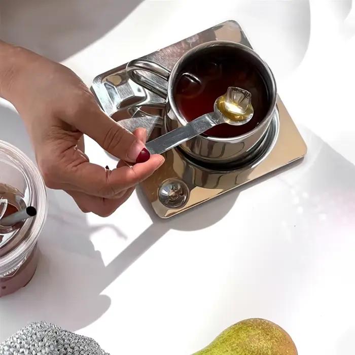 Ensemble de tasses à café avec cuillère