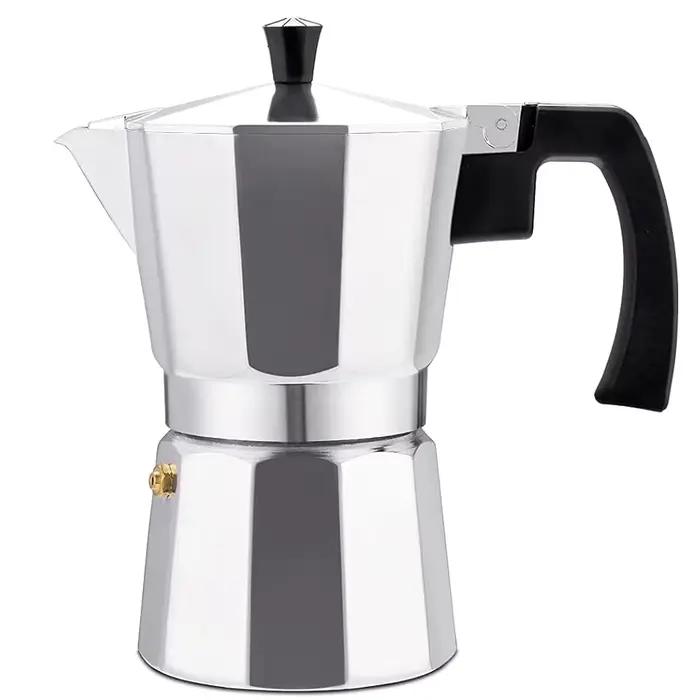 Cafetière moka, cuisinière