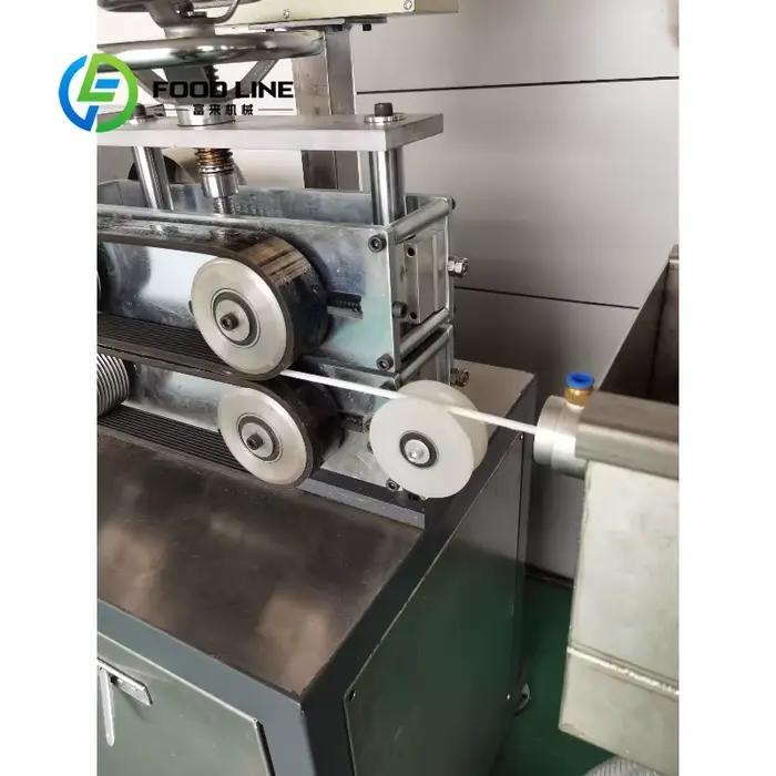 Machine d'extrusion de pailles en PLA personnalisable pour production écologique haute performance entreprises et événements durables matériaux biodégradables options de couleurs brun et or