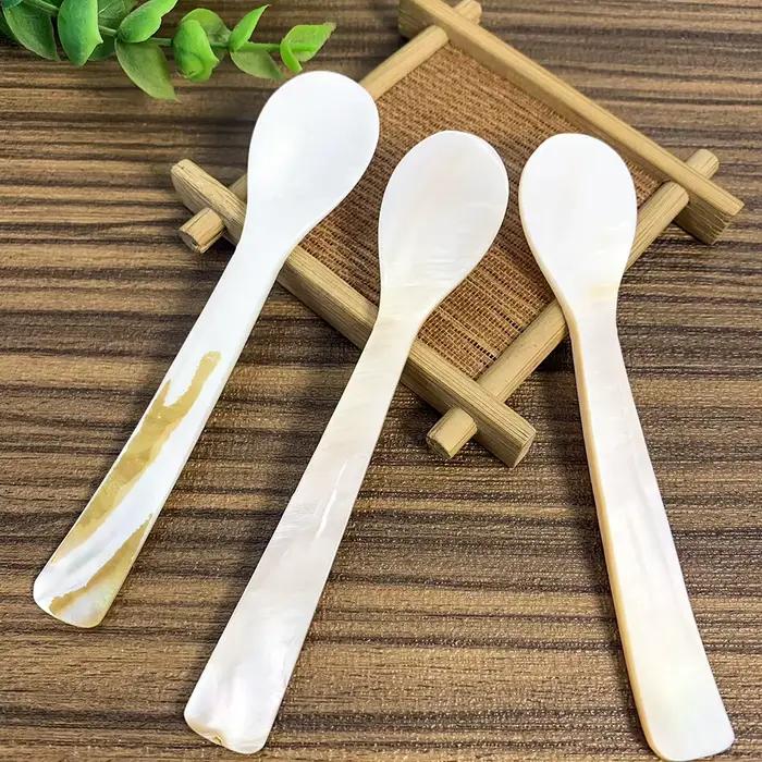 Cuillère à Dessert en nacre naturelle de 11CM