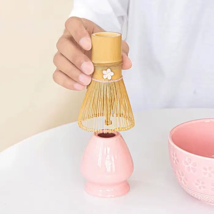 Fouet Matcha traditionnel en bambou cerise