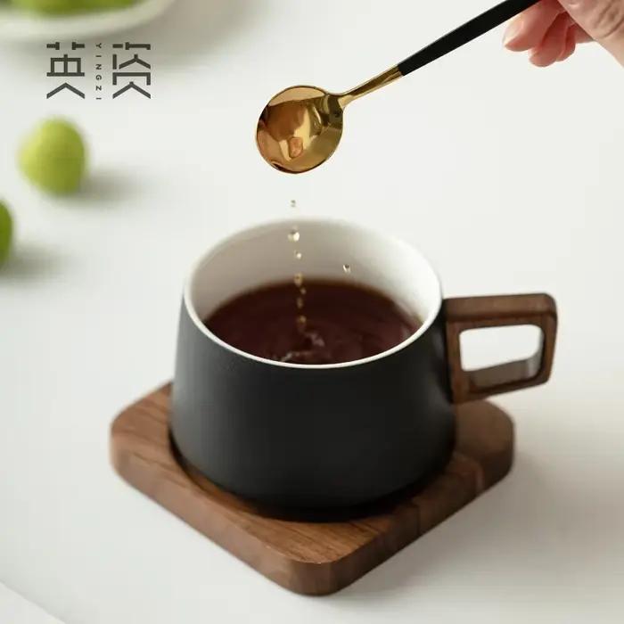 Ensemble de sous-verres en bois massif et tasses en céramique pour café et lait, style nordique, tasses à café avec plateau, boire et ménage occasions spéciales