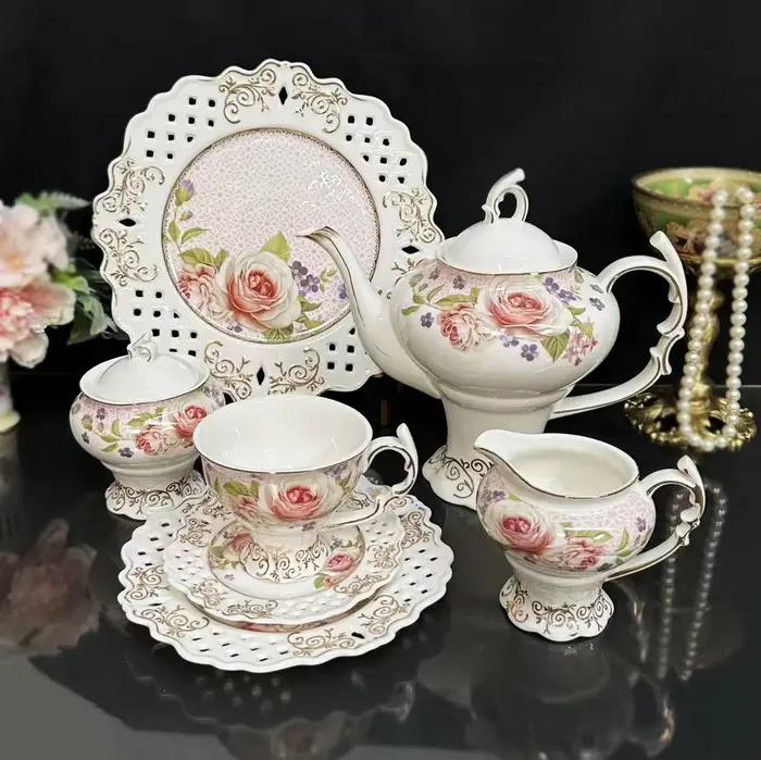 Tasse à café pour thé style palais élégante à offrir pour pauses déjeuners et après-midi détente occasions spéciales