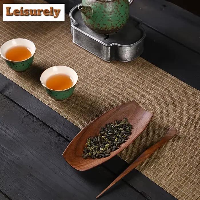 Cuillère à thé en bois de santal noire avec conteneur de cuir châtain pour cérémonie de thé et décoration d'intérieur occasions spéciales et cadeaux d'anniversaire
