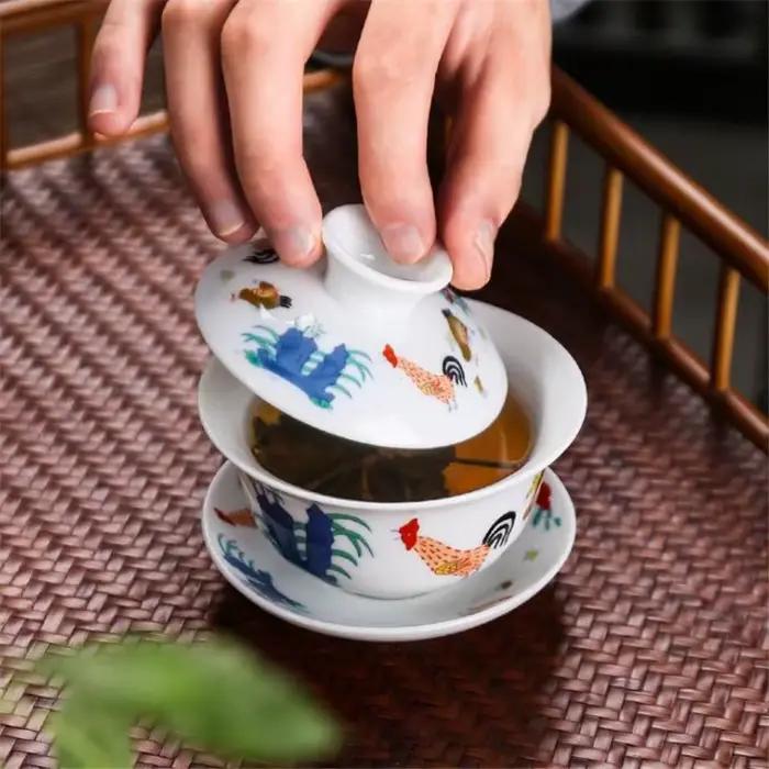 Tasse à eau en porcelaine blanche