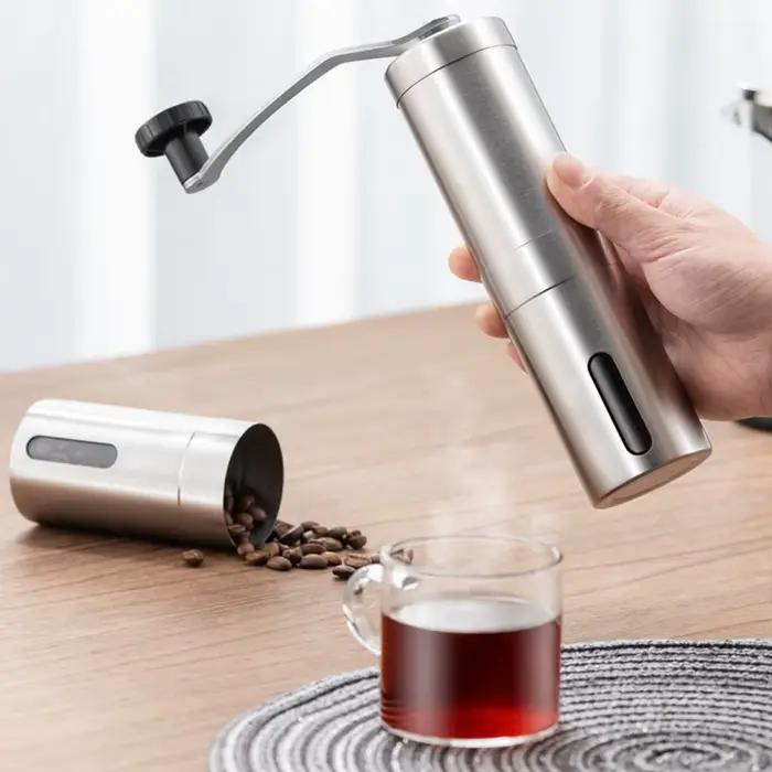 Moulin à café manuel en acier inoxydable avec noyau en céramique pour une tasse de café torréfiée artisanale et unique pour les amateurs de café occasions spéciales