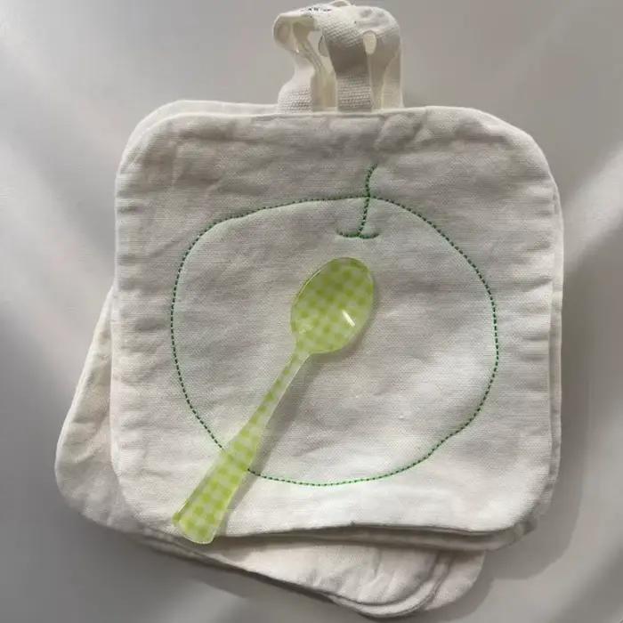 Sets de table isolants avec serviettes de cuisine brodées pomme dessous de verres torchons absorbants carrés dessous de tasses en coton pour une cuisine élégante et pratique
