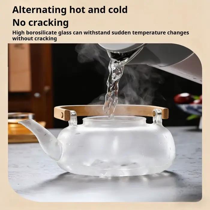 Théière en verre avec infuseur