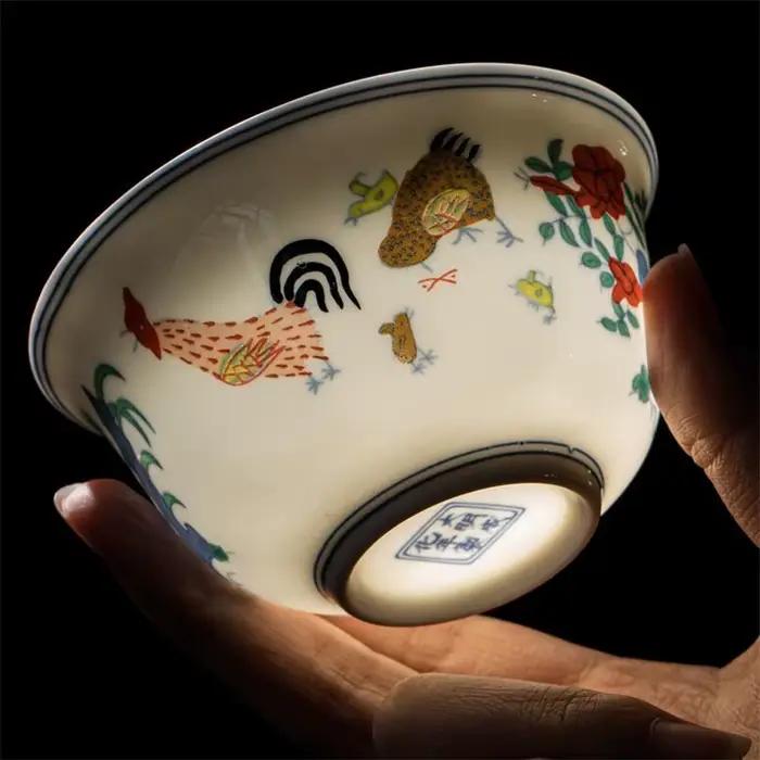 Tasse à eau en porcelaine blanche