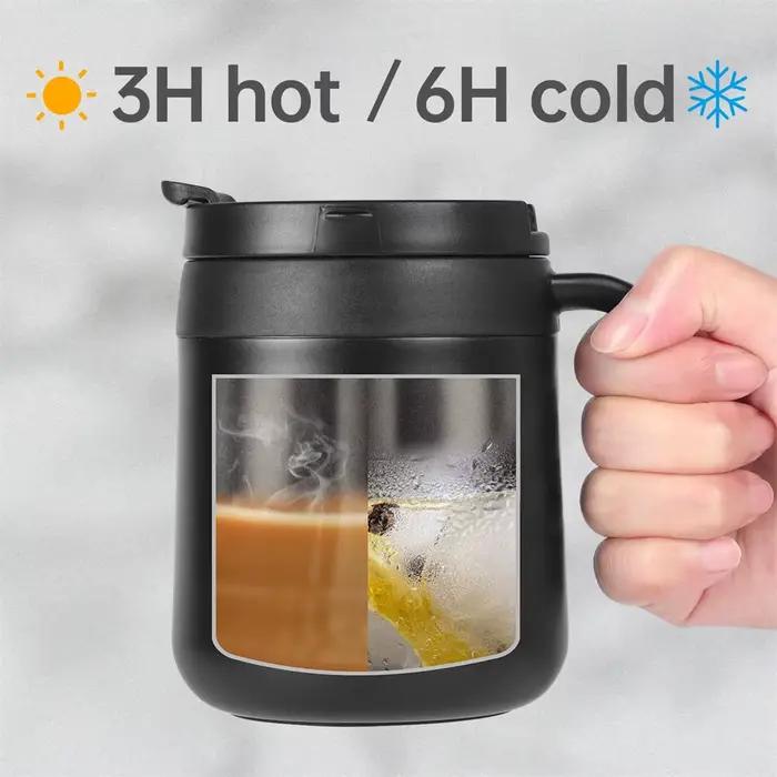 Tasse à café isolée avec poignée