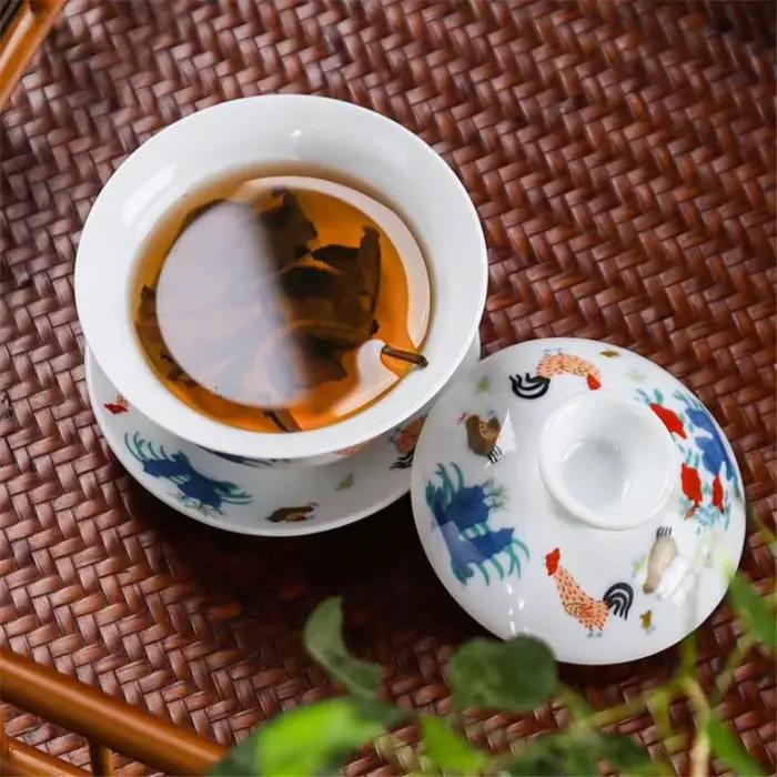 Tasse à eau en porcelaine blanche