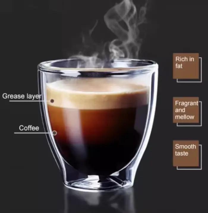 Distributeur automatique de café robotisé à 6 axes