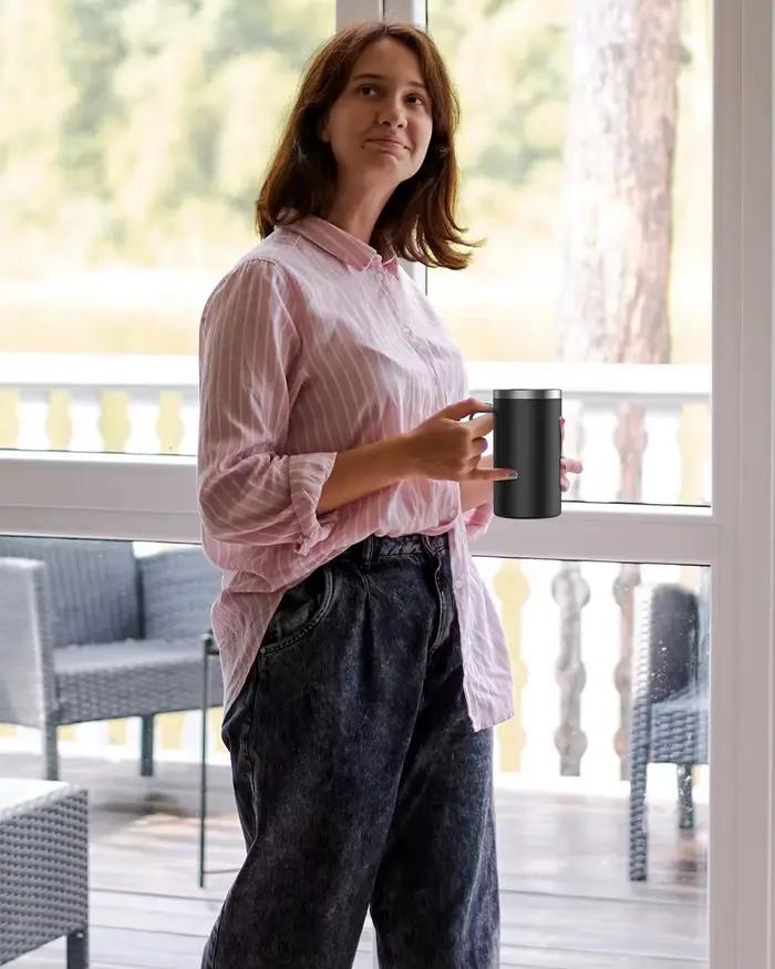Tasse à café isolée en acier inoxydable avec couvercle pour boissons chaudes et froides, idéale pour le bureau, les randonnées et les événements