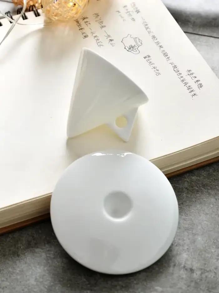 Ensemble de tasses à café et soucoupes en céramique noire pour moments de détente et partage style élégant occasions spéciales
